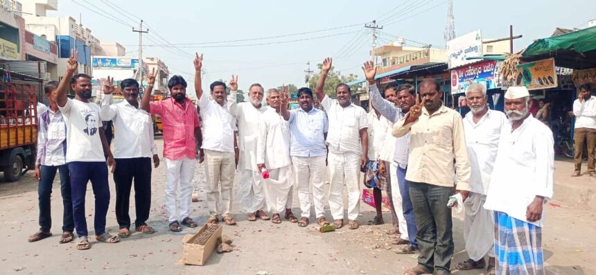 ಗೋಲಗೇರಿಯಲ್ಲಿ ಕಾಂಗ್ರೆಸ್ ಕಾರ್ಯಕರ್ತರ ವಿಜಯೋತ್ಸವ