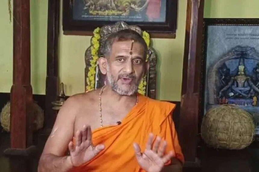 ಹಿಂದು ಸಮಾಜ ಕಟ್ಟಿ ಹಾಕಲು ಸಾಧ್ಯವಿಲ್ಲ: ಪೇಜಾವರ ಸ್ವಾಮೀಜಿ