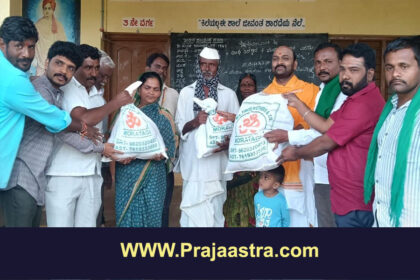 ಕುಮಸಗಿಯ ನಿರಾಶ್ರಿತ ಕುಟುಂಬಗಳಿಗೆ ದಿನಸಿ ಸಾಮಗ್ರಿ ನೀಡಿದ ವೆಂಕಟೇಶ್ವರ ಸ್ವಾಮೀಜಿ