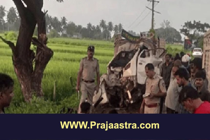 ಮರಕ್ಕೆ ಗೂಡ್ಸ್ ವಾಹನ ಡಿಕ್ಕಿ, ಮೂವರ ಸಾವು ಮರಕ್ಕೆ ಗೂಡ್ಸ್ ವಾಹನ ಡಿಕ್ಕಿ, ಮೂವರ ಸಾವು