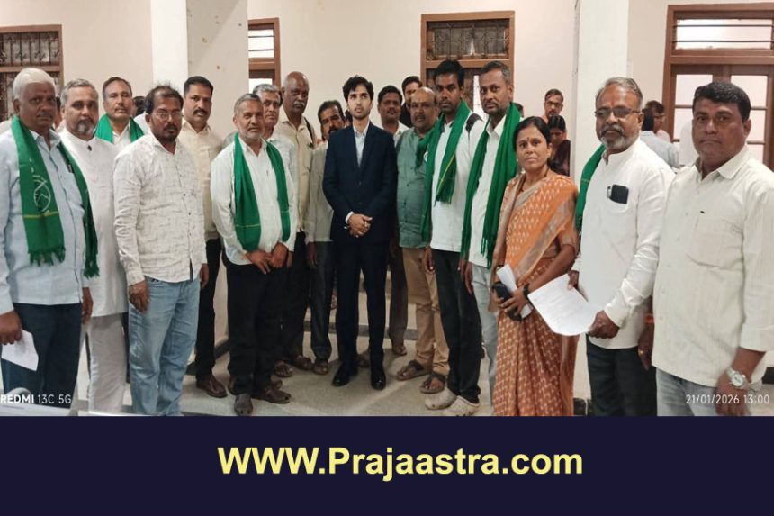 ರೈತರ ವಿವಿಧ ಸಮಸ್ಯೆಗಳಿಗೆ ಪರಿಹಾರಕ್ಕೆ ಆಗ್ರಹಿಸಿ ಜಿಲ್ಲಾಧಿಕಾರಿಗೆ ಮನವಿ ರೈತರ ವಿವಿಧ ಸಮಸ್ಯೆಗಳಿಗೆ ಪರಿಹಾರಕ್ಕೆ ಆಗ್ರಹಿಸಿ ಜಿಲ್ಲಾಧಿಕಾರಿಗೆ ಮನವಿ