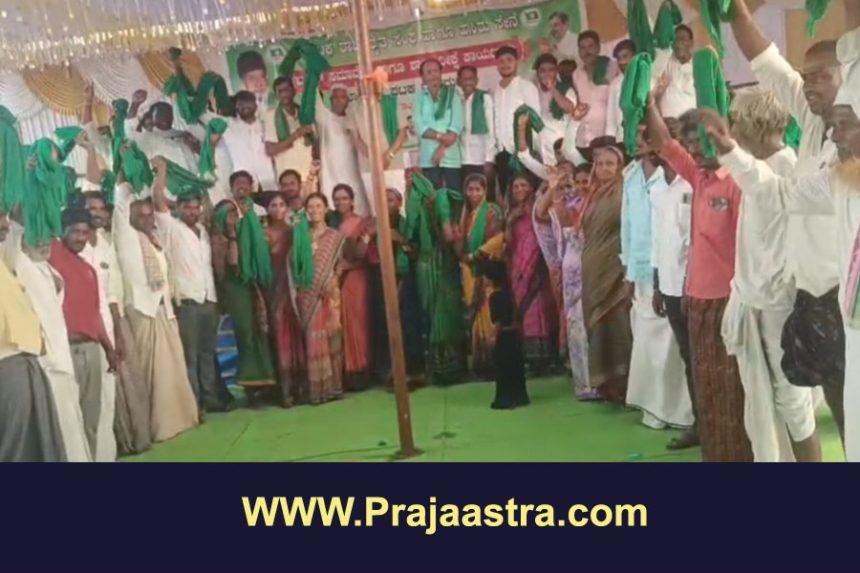 ಅಕಾಲಿಕ ಮಳೆಗೆ ಬೆಳೆ ಹಾನಿ: ಪರಿಹಾರಕ್ಕೆ ಆಗ್ರಹಿಸಿ ಪ್ರತಿಭಟನೆ