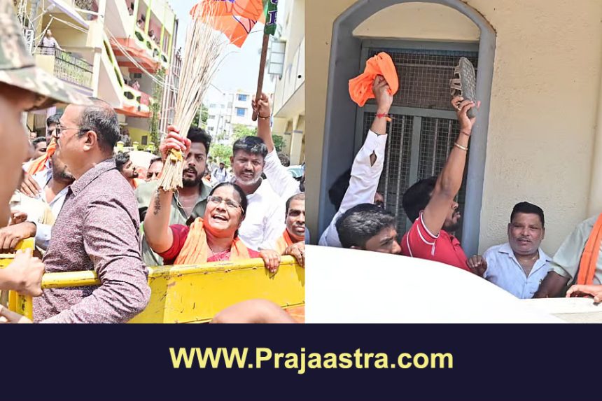 ಪ್ರದೀಪ್ ಈಶ್ವರ್ ಮೆರವಣಿಗೆ ವೇಳೆ ಬಿಜೆಪಿ-ಕಾಂಗ್ರೆಸ್ ಕಾರ್ಯಕರ್ತರ ಗಲಾಟೆ ಪ್ರದೀಪ್ ಈಶ್ವರ್ ಮೆರವಣಿಗೆ ವೇಳೆ ಬಿಜೆಪಿ-ಕಾಂಗ್ರೆಸ್ ಕಾರ್ಯಕರ್ತರ ಗಲಾಟೆ